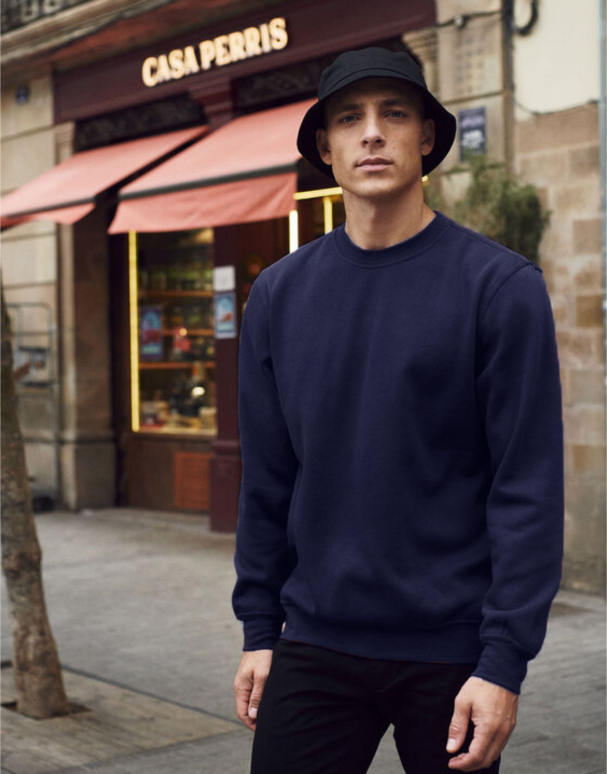Basic Roundneck Sweatshirt